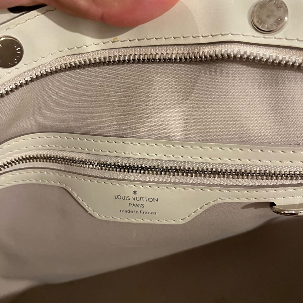 Louis Vuitton purse - Picture 2 of 2